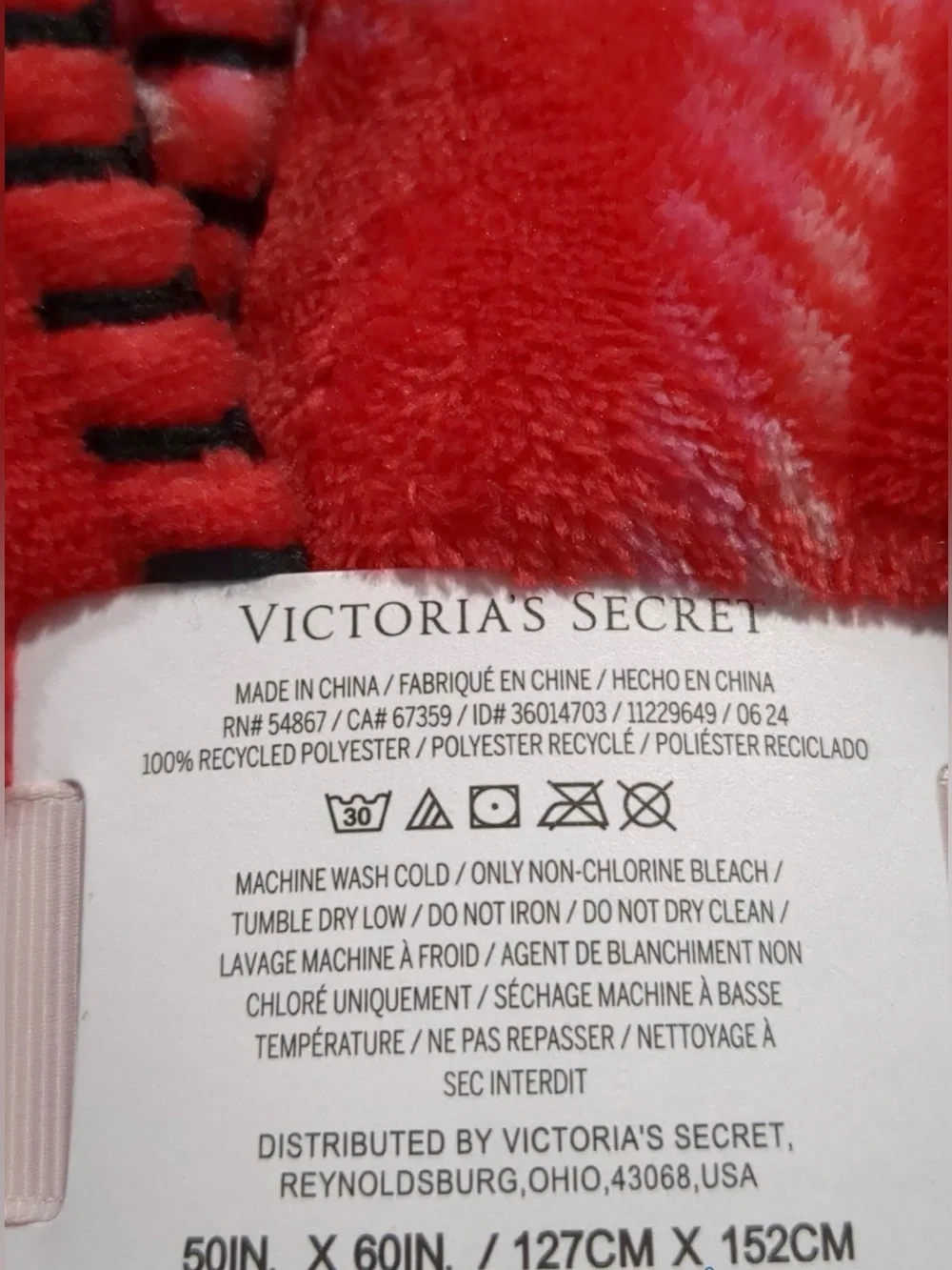 Victoria's Secret Limited Edition Cozy Plush Blanket 2024 Red Plaid NWT (get 1)